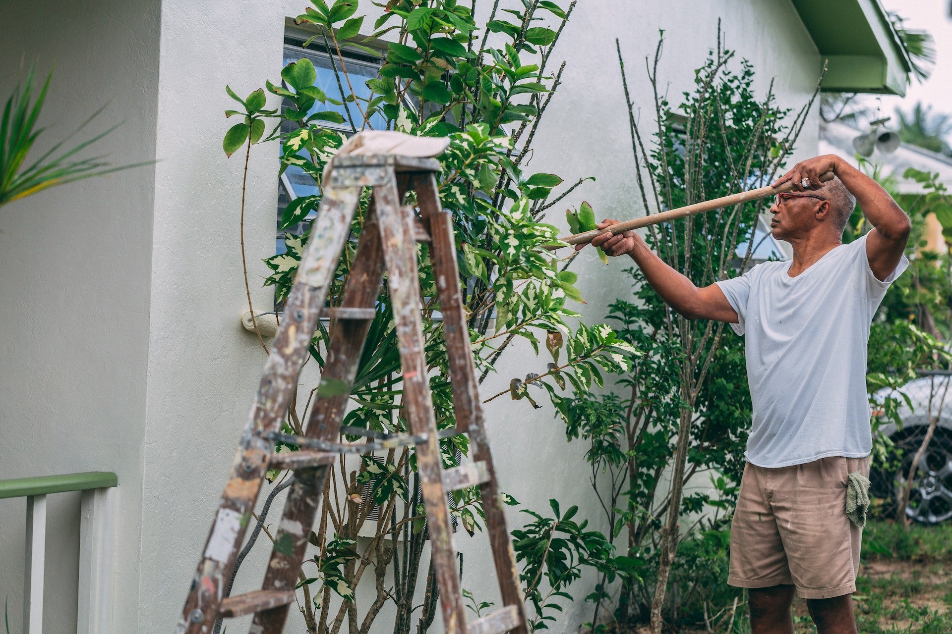 A garden wall with cement render for a professional finish